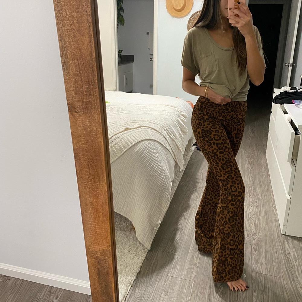 BlankNYC Flared leopard pants